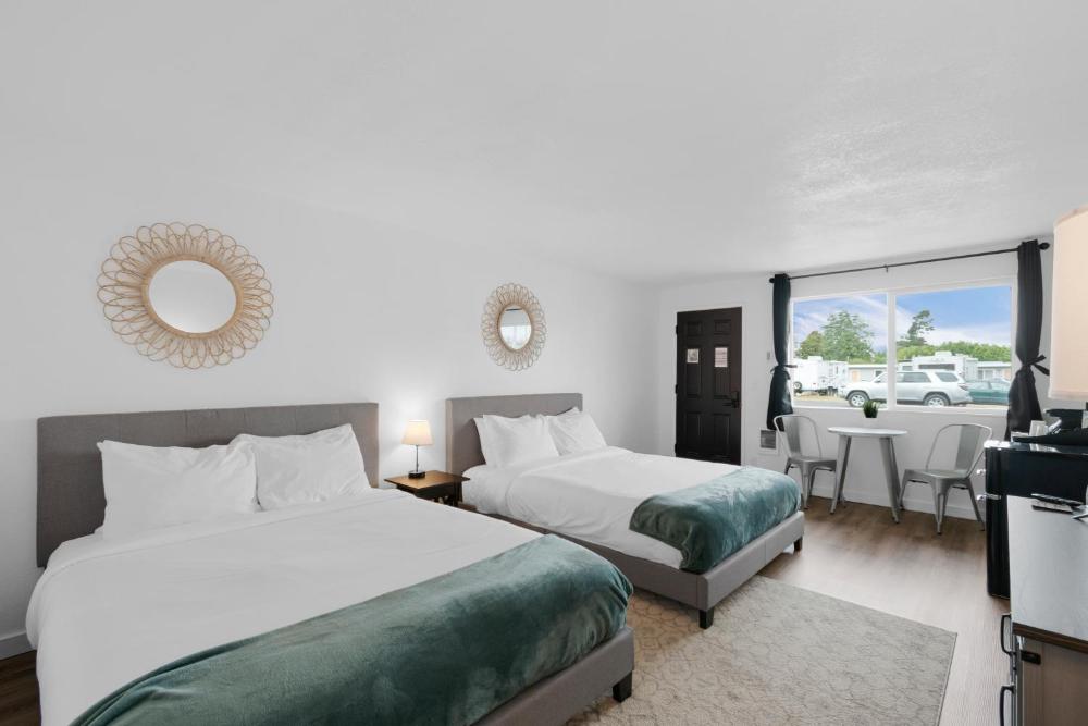 Standard Queen Room interior